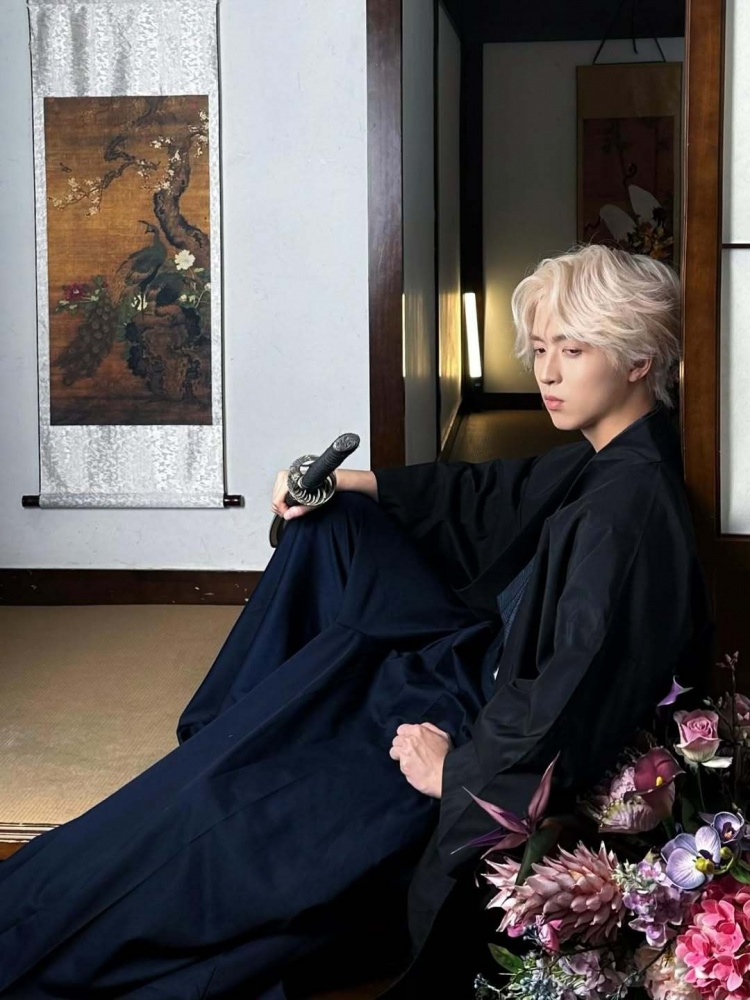 Hanssama分享自己的新造型